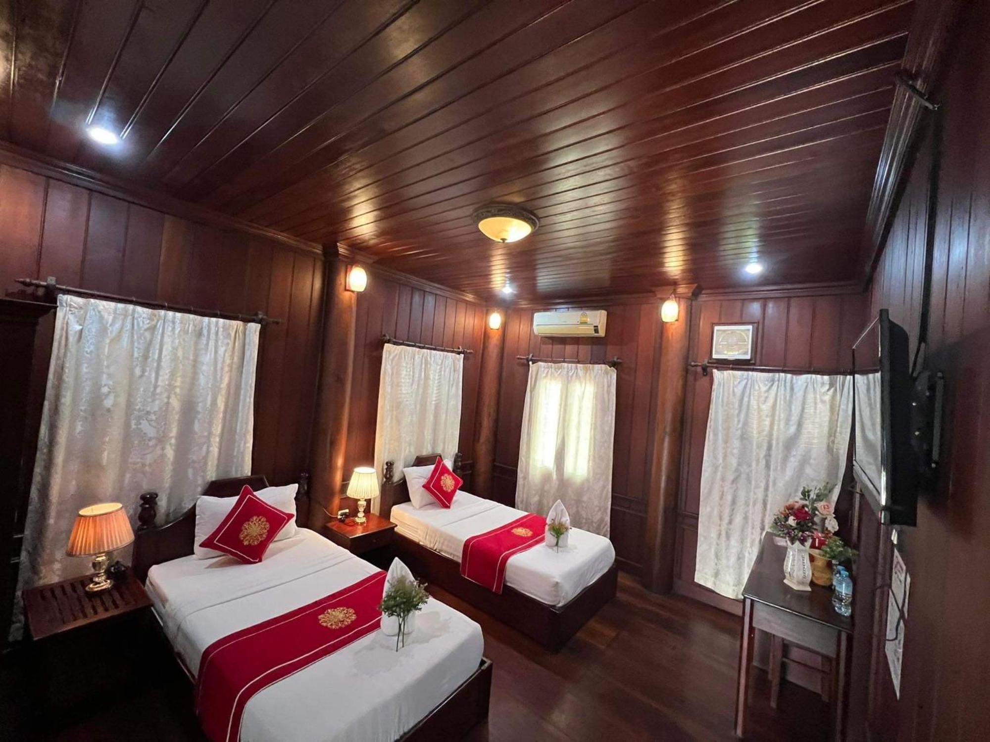 Villa Vieng Sa Vanh Hotel Luang Prabang Exterior photo