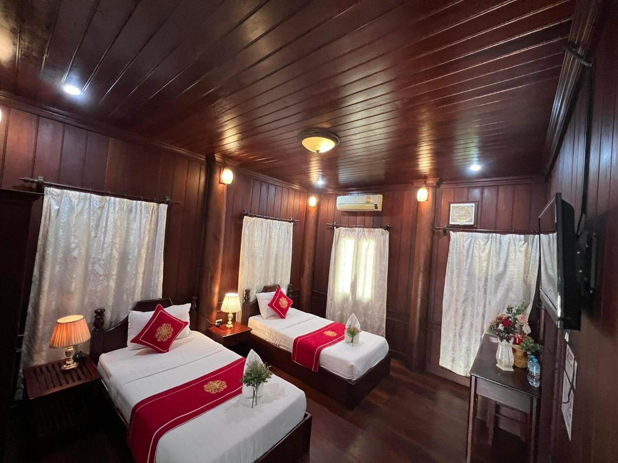 Villa Vieng Sa Vanh Hotel Luang Prabang Exterior photo